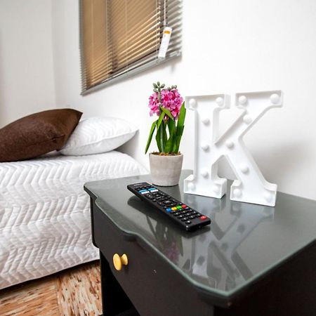 Komodo Alojamiento- Hostal Autoservicio, Ubicado Cerca Al Centro Historico - Bano Privado, Wifi , Cama 2X2 Y Agua Caliente Y Cocina Compartida Popayan Ngoại thất bức ảnh