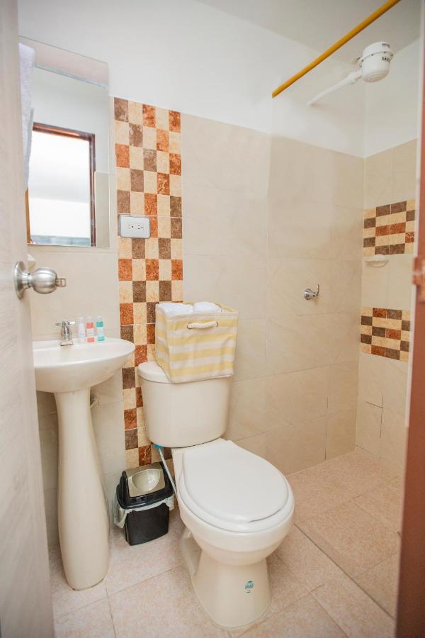 Komodo Alojamiento- Hostal Autoservicio, Ubicado Cerca Al Centro Historico - Bano Privado, Wifi , Cama 2X2 Y Agua Caliente Y Cocina Compartida Popayan Ngoại thất bức ảnh