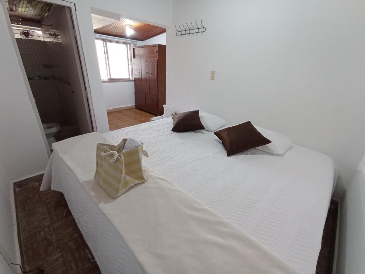 Komodo Alojamiento- Hostal Autoservicio, Ubicado Cerca Al Centro Historico - Bano Privado, Wifi , Cama 2X2 Y Agua Caliente Y Cocina Compartida Popayan Ngoại thất bức ảnh