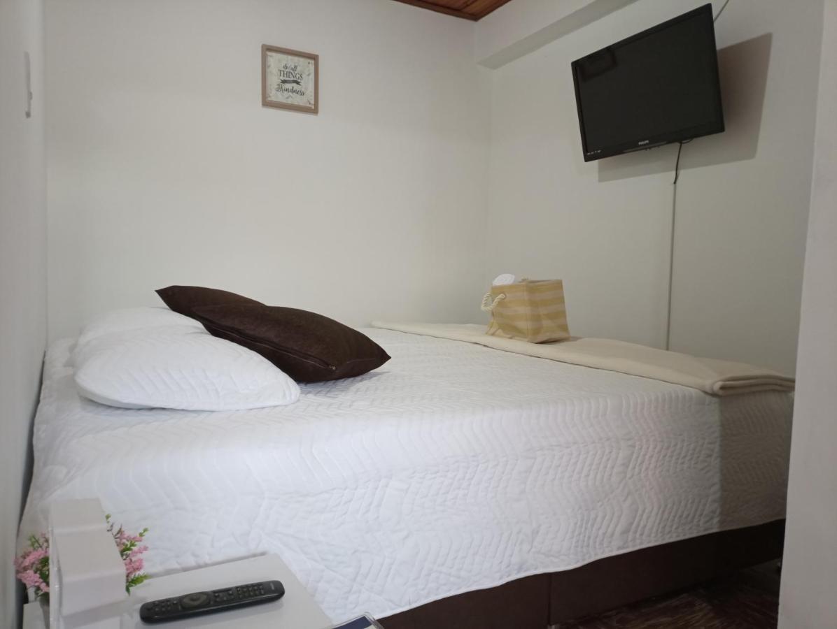 Komodo Alojamiento- Hostal Autoservicio, Ubicado Cerca Al Centro Historico - Bano Privado, Wifi , Cama 2X2 Y Agua Caliente Y Cocina Compartida Popayan Ngoại thất bức ảnh