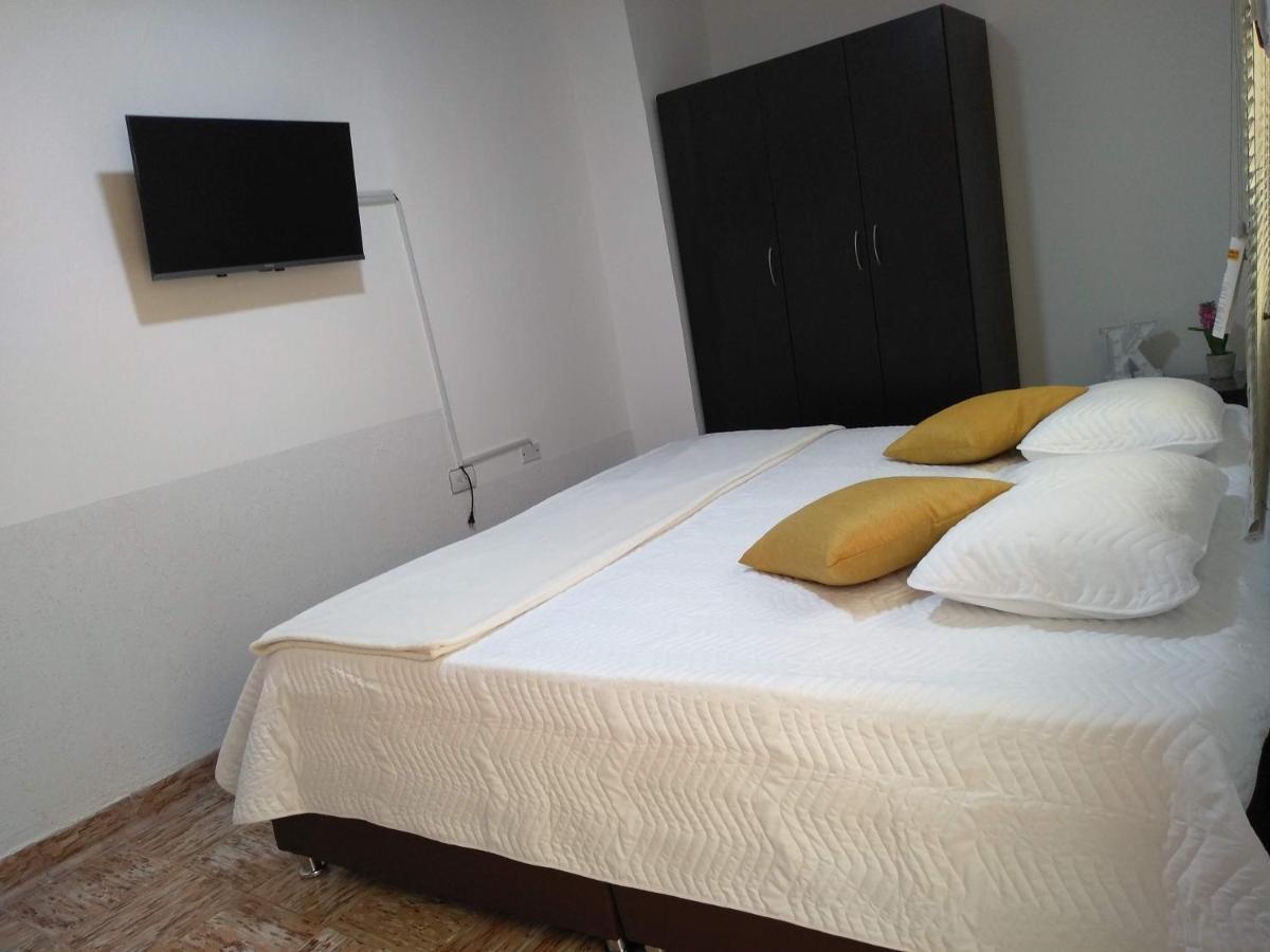 Komodo Alojamiento- Hostal Autoservicio - Ubicado Muy Cerca Al Centro Historico -Habitaciones Con Bano Privado, Wifi , Cama 2X2 Popayan Ngoại thất bức ảnh