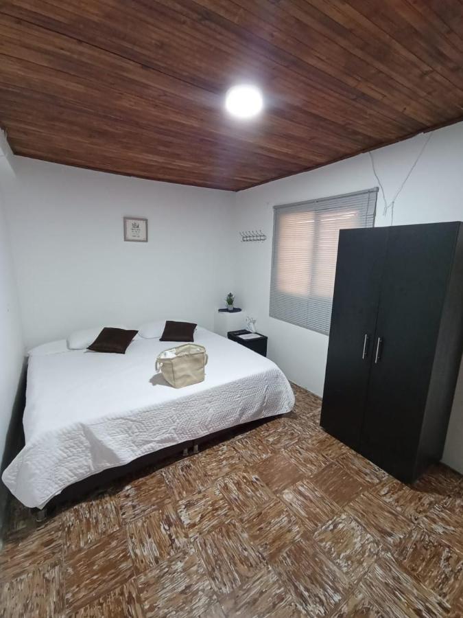 Komodo Alojamiento- Hostal Autoservicio - Ubicado Muy Cerca Al Centro Historico -Habitaciones Con Bano Privado, Wifi , Cama 2X2 Popayan Ngoại thất bức ảnh