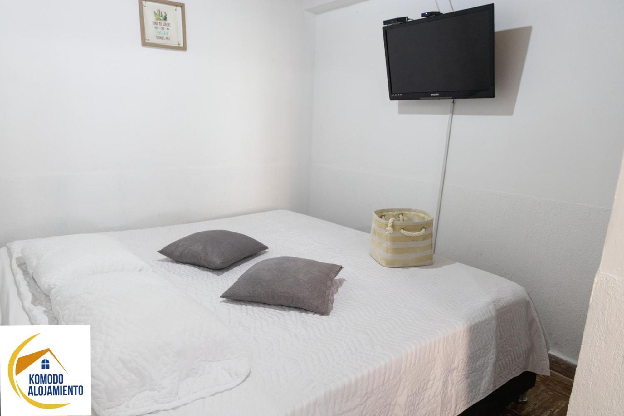 Komodo Alojamiento- Hostal Autoservicio, Ubicado Cerca Al Centro Historico - Bano Privado, Wifi , Cama 2X2 Y Agua Caliente Y Cocina Compartida Popayan Ngoại thất bức ảnh