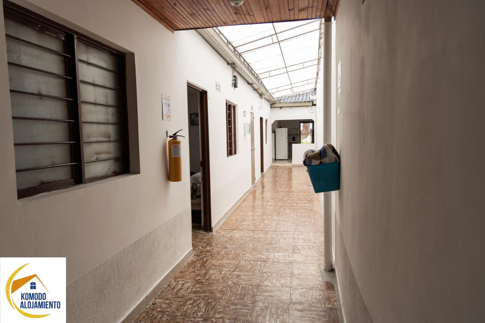 Komodo Alojamiento- Hostal Autoservicio, Ubicado Cerca Al Centro Historico - Bano Privado, Wifi , Cama 2X2 Y Agua Caliente Y Cocina Compartida Popayan Ngoại thất bức ảnh